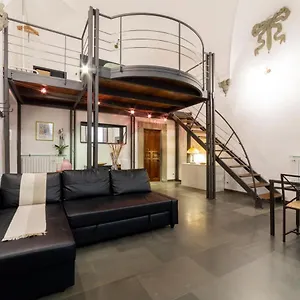  Apartment Pepi Loft In A Historical Building